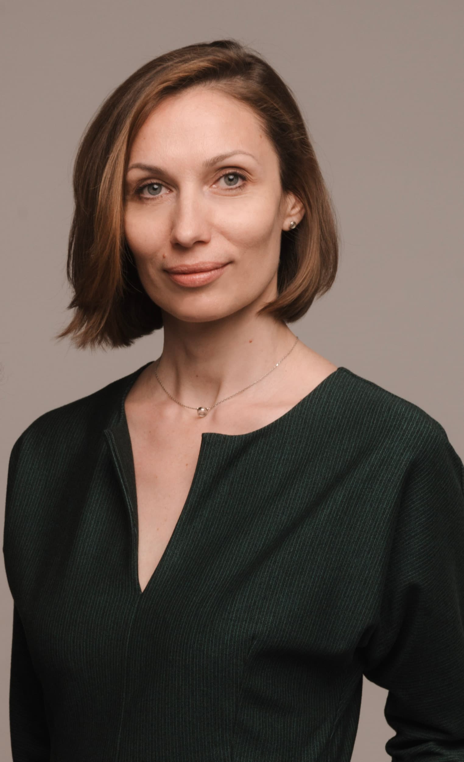 Портрет психолога Олеся Панова — ведущей программы по здоровым отношениям.