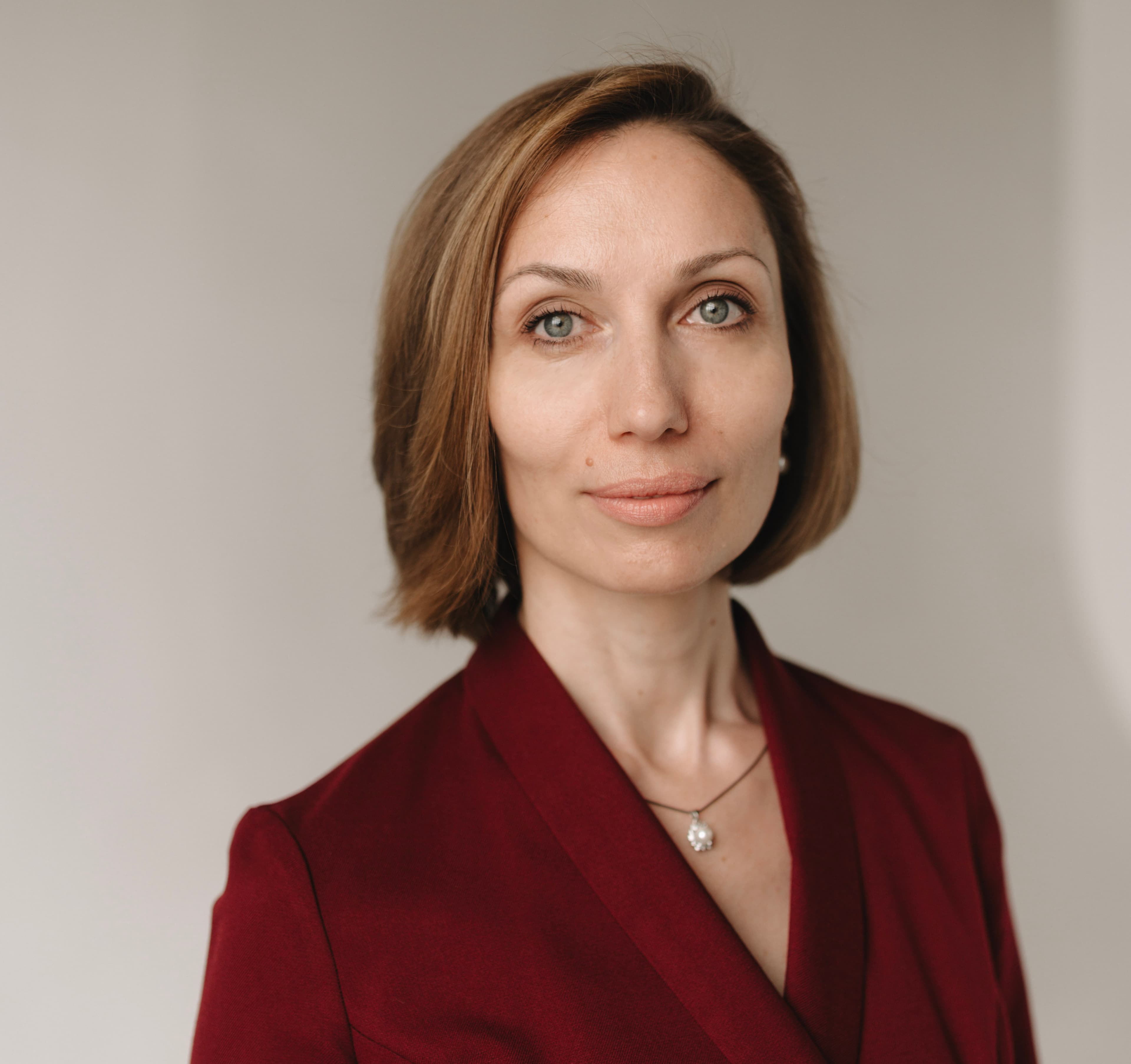 Портрет психолога Олеся Панова — ведущей программы по здоровым отношениям.